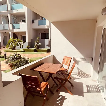 Apartamento Rising Sun- Bright 1br With Pool & Terrace, Steps From Corralejo