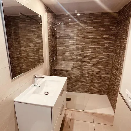 Apartamento Rising Sun- Bright 1br With Pool & Terrace, Steps From Corralejo