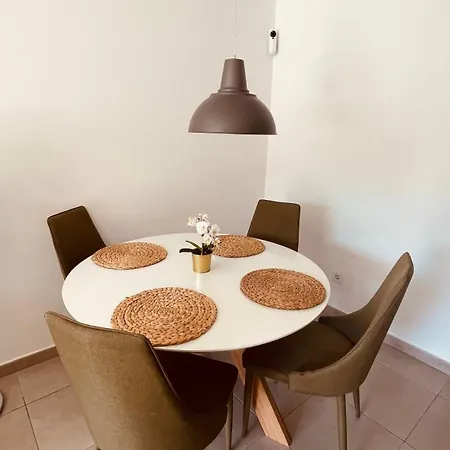 Apartamento Rising Sun- Bright 1br With Pool & Terrace, Steps From *
